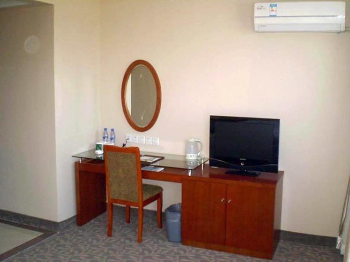 Greentree Inn Jiangsu Wuxi Hubin Business Street Business Hotel Екстериор снимка