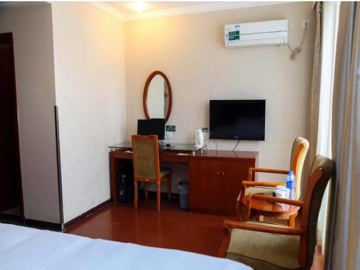 Greentree Inn Jiangsu Wuxi Hubin Business Street Business Hotel Екстериор снимка